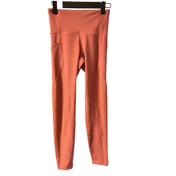 OLD NAVY ELEVATE HIGH RISE 7/8 ACTIVE LEGGINGS - Picture 1 of 3